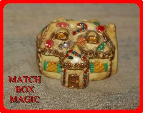 VINTAGE GINGERBREAD COTTAGE PRINTERS TRAY ITEM