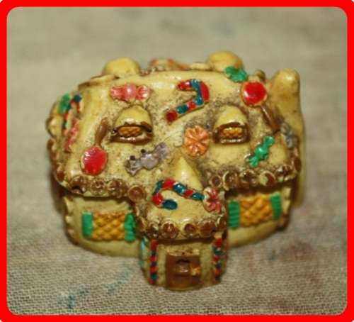 VINTAGE GINGERBREAD COTTAGE PRINTERS TRAY ITEM