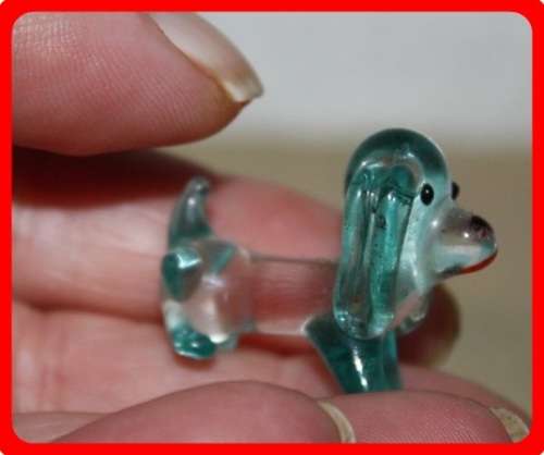 MINIATURE PAIR OF SMOKEY GLASS SAUSAGE DOGS (D)