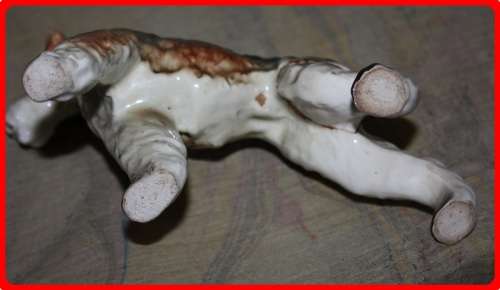 AIREDALE TERRIER DOG FIGURINE (D)