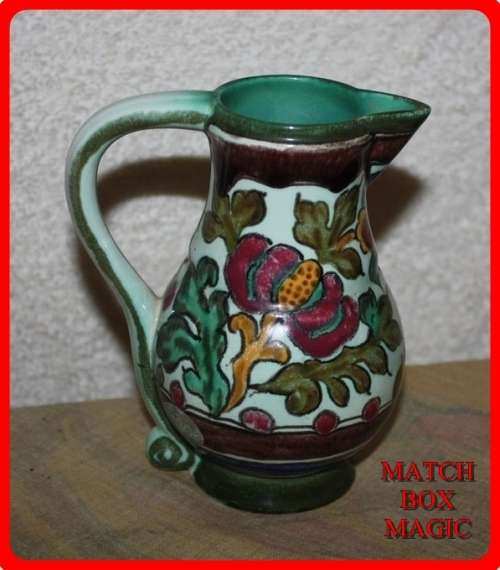 SMIRNA ROYAL ZUID HOLLAND GOUDA JUG HAND PAINTED WITH  ORIGINAL LABEL ON SIDE AND MAKERS MARK UNDERN