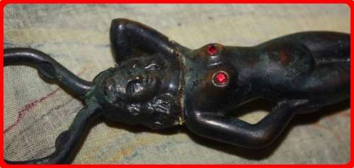 BOTTLE OPENER VINTAGE NAKED LADY WITH RUBY DETAIL UNUSUAL ITEM NICE FOR A COLLECTION (R)