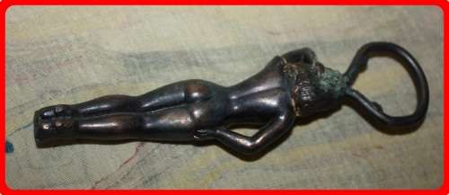 BOTTLE OPENER VINTAGE NAKED LADY WITH RUBY DETAIL UNUSUAL ITEM NICE FOR A COLLECTION (R)