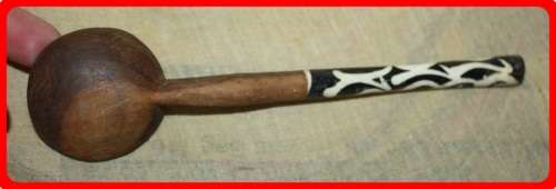 DECORATIVE WOODEN SPOON BLACK AND WHITE HANDLE