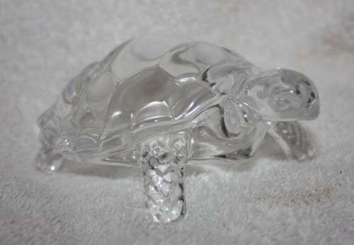 LOVELY GLASS TORTOISE PERFECT FOR THE COLLECTOR