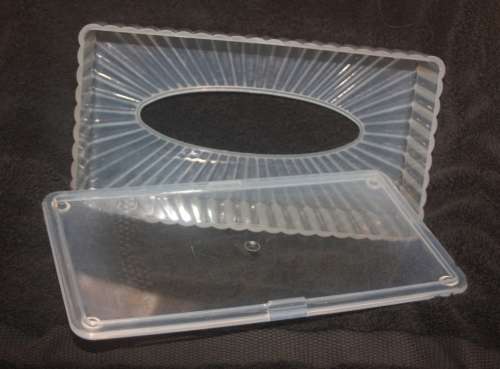 DELIGHTFUL VINTAGE PEARLISED TISSUE BOX HOLDER PERFECT FOR A LADIES BEDROOM