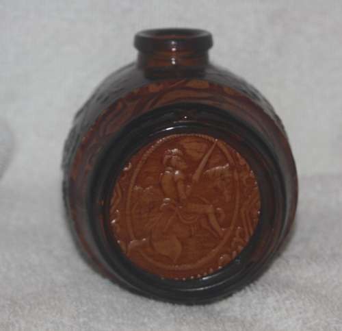 DECORATIVE AMBER GLASS BARREL WITH TAP HAS LEATHER INSERTS