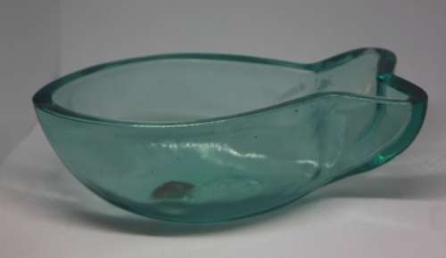 HEAVY GREEN GLASS BOWL FISH SHAPE PERFECT FOR SEASHELLS OR A TEALIGHT CANDLE (D)