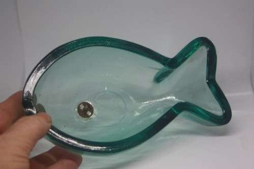 HEAVY GREEN GLASS BOWL FISH SHAPE PERFECT FOR SEASHELLS OR A TEALIGHT CANDLE (D)