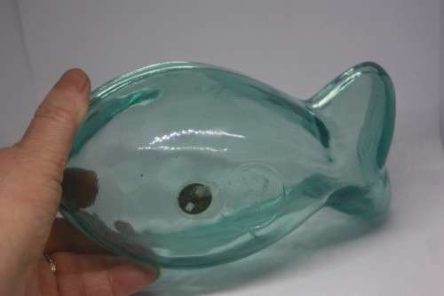 HEAVY GREEN GLASS BOWL FISH SHAPE PERFECT FOR SEASHELLS OR A TEALIGHT CANDLE (D)