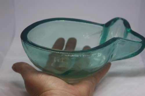 HEAVY GREEN GLASS BOWL FISH SHAPE PERFECT FOR SEASHELLS OR A TEALIGHT CANDLE (D)