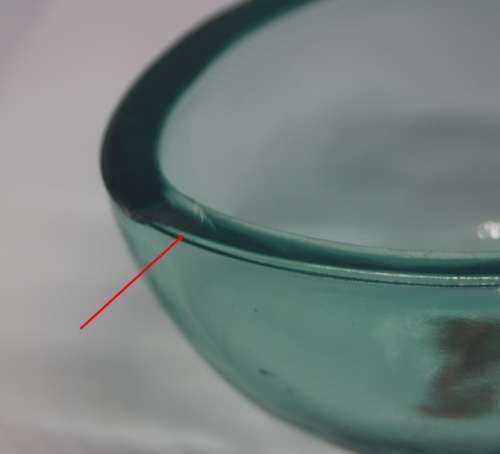 HEAVY GREEN GLASS BOWL FISH SHAPE PERFECT FOR SEASHELLS OR A TEALIGHT CANDLE (D)
