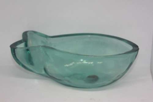 HEAVY GREEN GLASS BOWL FISH SHAPE PERFECT FOR SEASHELLS OR A TEALIGHT CANDLE (D)
