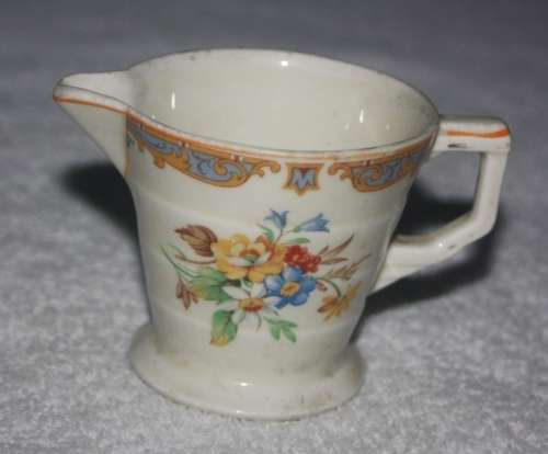GRINDLEY ENGLAND   VINTAGE MILK JUG FLORAL PATTERN