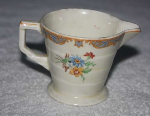 GRINDLEY ENGLAND   VINTAGE MILK JUG FLORAL PATTERN