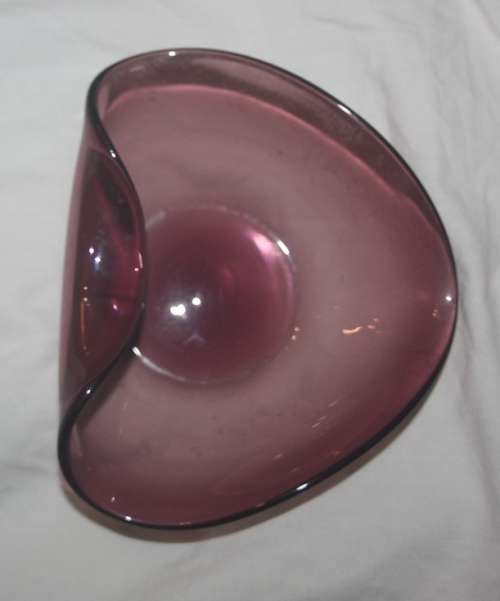 BEAUTIFULLY DESIGNED GLASS ASHTRAY HAS LOVELY LINES DELICATE GLASS COLOUR PURPLE
