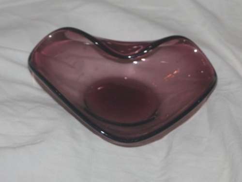 BEAUTIFULLY DESIGNED GLASS ASHTRAY HAS LOVELY LINES DELICATE GLASS COLOUR PURPLE