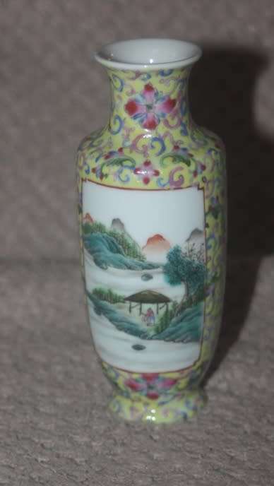 SMALL UNUSUAL ORIENTAL VASE WITH TWO GARDEN SCENES YELLOW BACKGROUND (D)