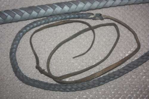 BULL WHIP GREY LEATHER APROX 2,5 M IN LENGTH