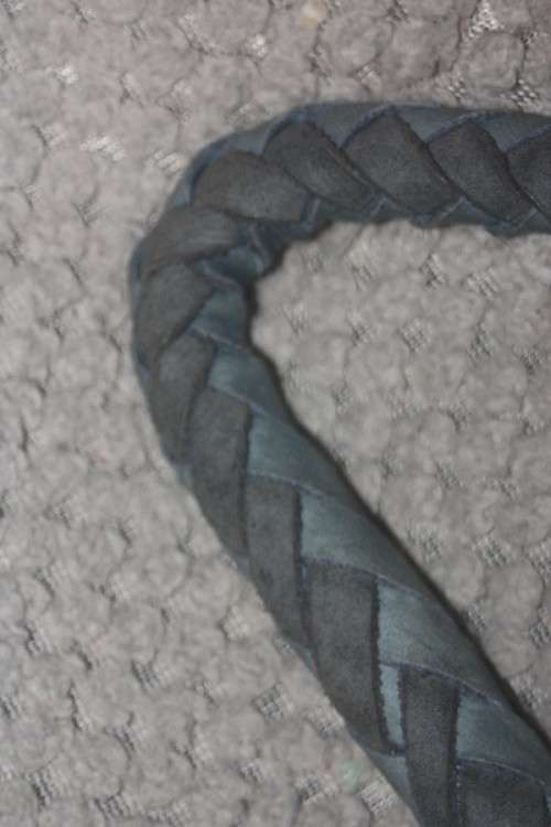 BULL WHIP GREY LEATHER APROX 2,5 M IN LENGTH