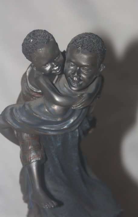 MAASAI KWACHU A TIME TO PLAY STATUE 2006 (D) LABEL UNDERNEATH