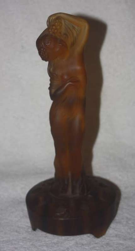 BEAUTIFUL AMBER GLASS CENTER PIECE WITH FLOWER FROG STAND