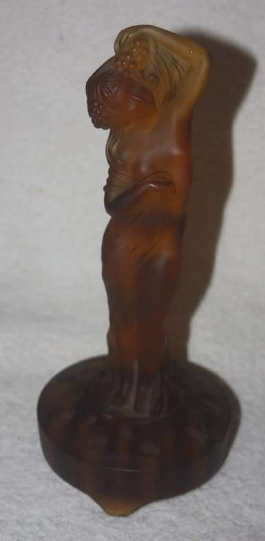 BEAUTIFUL AMBER GLASS CENTER PIECE WITH FLOWER FROG STAND