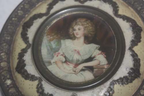STUNNING VINTAGE CHOCOLATE BOX TIN WITH PORTRAIT OF LADY MELTIS LIMITED BEDFORD ENGLAND