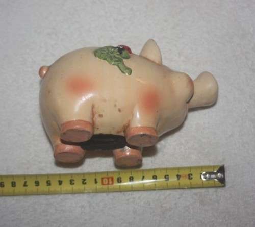 CUTE PIG PIGGY BANK WITH LADY BUG DETAIL