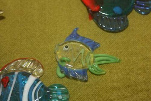 JOB LOT OF EIGHT GLASS FISH (D) SEE DESCRIPTION PAGE