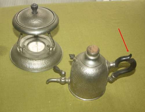DECORATIVE ITEM VINTAGE COFFEE PERCOLATOR   ON STAND (D)