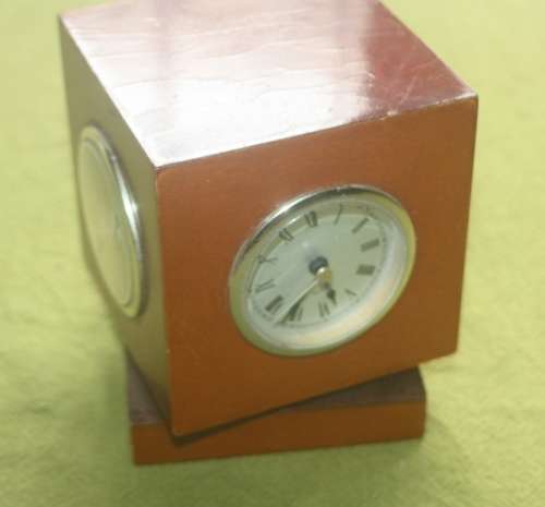 SPINNING DESK CLOCK HYGROMETER  THERMOMETER MARKED CCAL  1948  1998 UNUSUAL  MANTIQUE