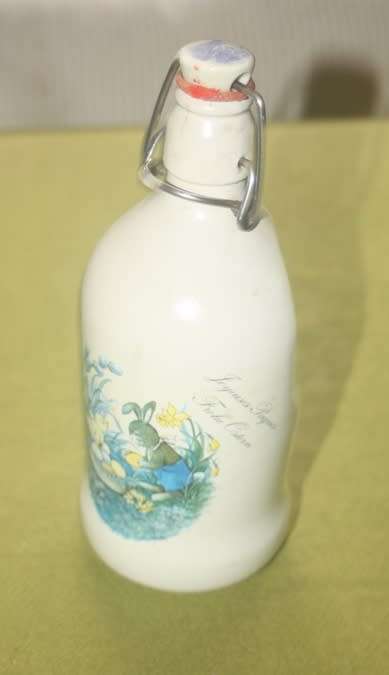 DECORATIVE BOTTLE  EASTER BUNNY AND NEST DECAL