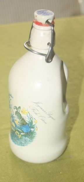 DECORATIVE BOTTLE  EASTER BUNNY AND NEST DECAL