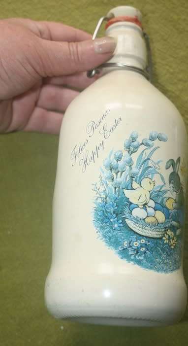 DECORATIVE BOTTLE  EASTER BUNNY AND NEST DECAL