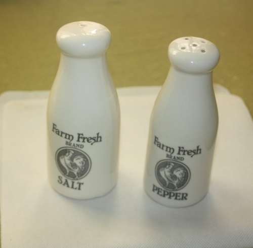 FUN MILK BOTTLE SHAPED FARM FRESH SALT AND PEPPER SET LARGE