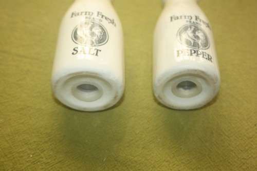 FUN MILK BOTTLE SHAPED FARM FRESH SALT AND PEPPER SET LARGE