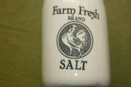 FUN MILK BOTTLE SHAPED FARM FRESH SALT AND PEPPER SET LARGE