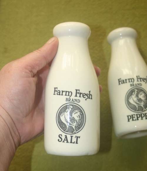 FUN MILK BOTTLE SHAPED FARM FRESH SALT AND PEPPER SET LARGE