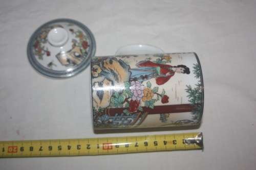 ORIENTAL DECAL COFFEE MUG WITH LID GARDEN SCENES