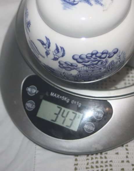 SADLER ENGLAND WILLOW PATTERN GINGER JAR VINTAGE  BLUE AND WHITE