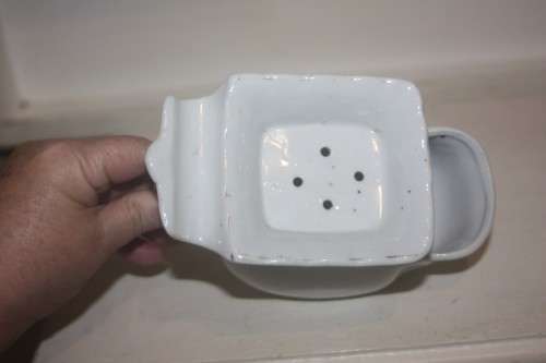 OLD SCHOOL SHAVING MUG NICE SIZE EXTRA FEATURE LIP TO REST SHAVING BRUSH