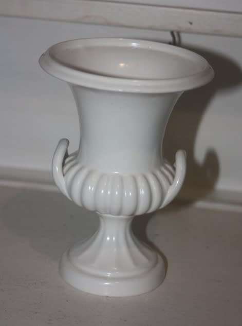BESWICK ENGLAND URN VASE LOVELY FOR ROSES