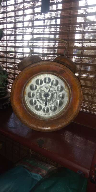 Very large vintage double Bell alarm clock with great overall patina. Not in working order