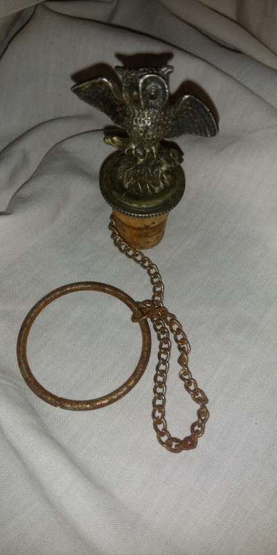 Metal owl bottle stopper with bottle neck chain