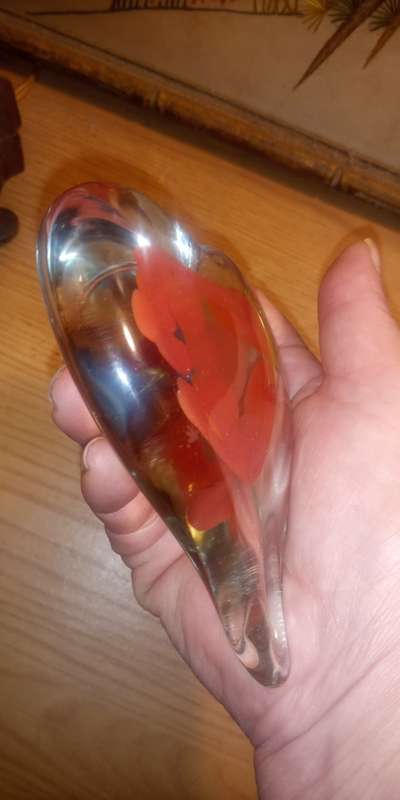 Glass heart paperweight
