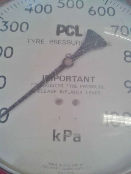 VINTAGE RED PCL TYRE PRESSURE GAUGE MADE IN ENGLAND