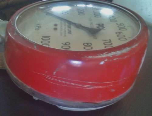VINTAGE RED PCL TYRE PRESSURE GAUGE MADE IN ENGLAND