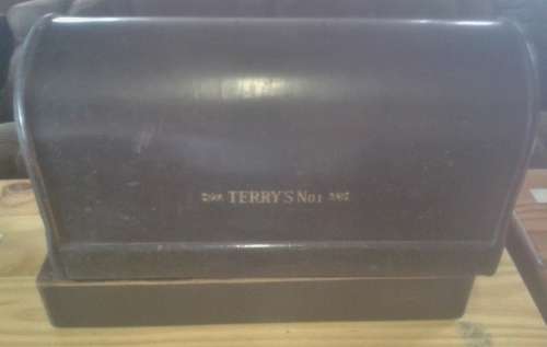VINTAGE TERRY'S NO1 HAND TURNED SEWING MACHINE