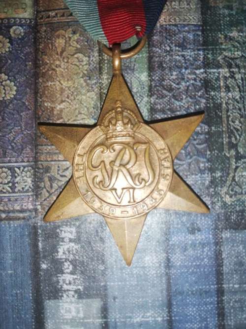 2 X WORLD WAR TWO MEDALS ONE ITALY STAR AND ONE 1939-1945 STAR